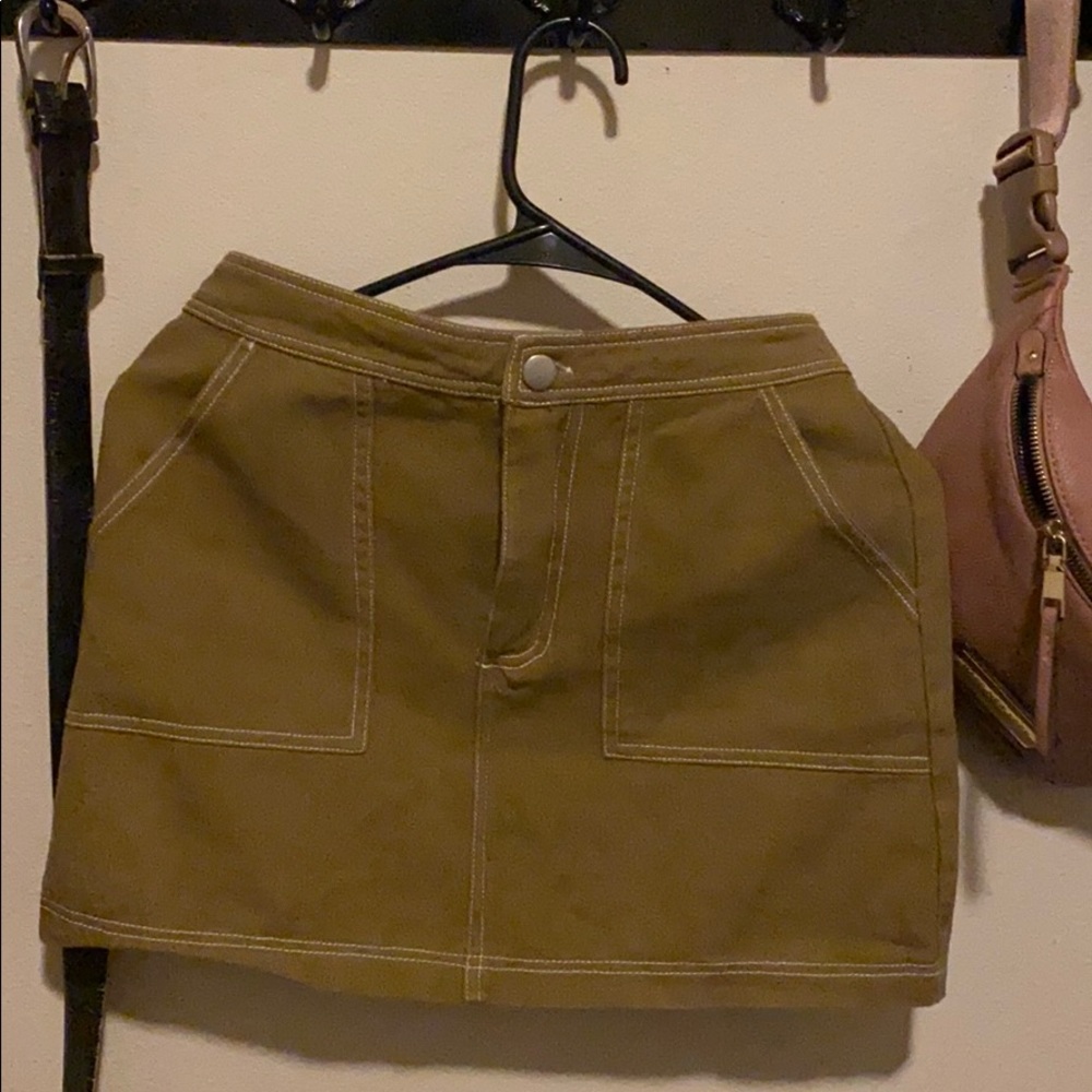 Brownish colored skirt
